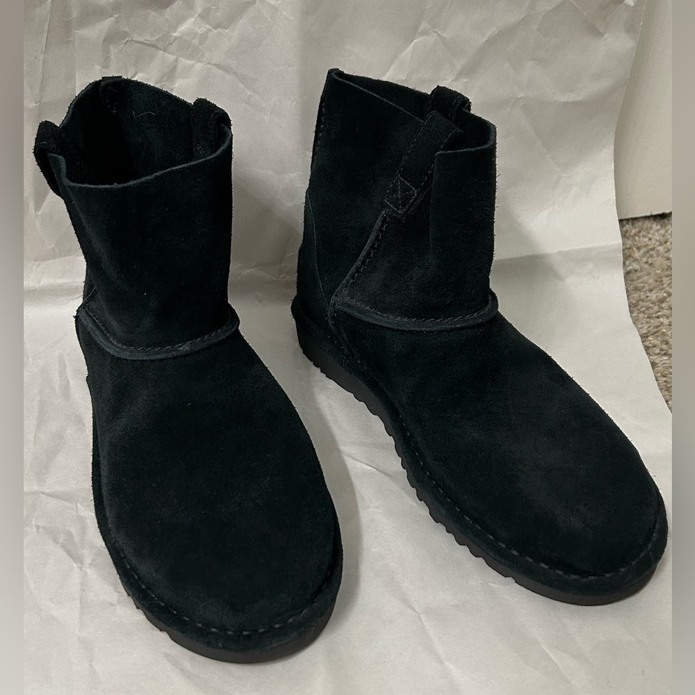 UGG Classic Unlined Mini Perf Boots in black suede. Ankle Booties Sz 7